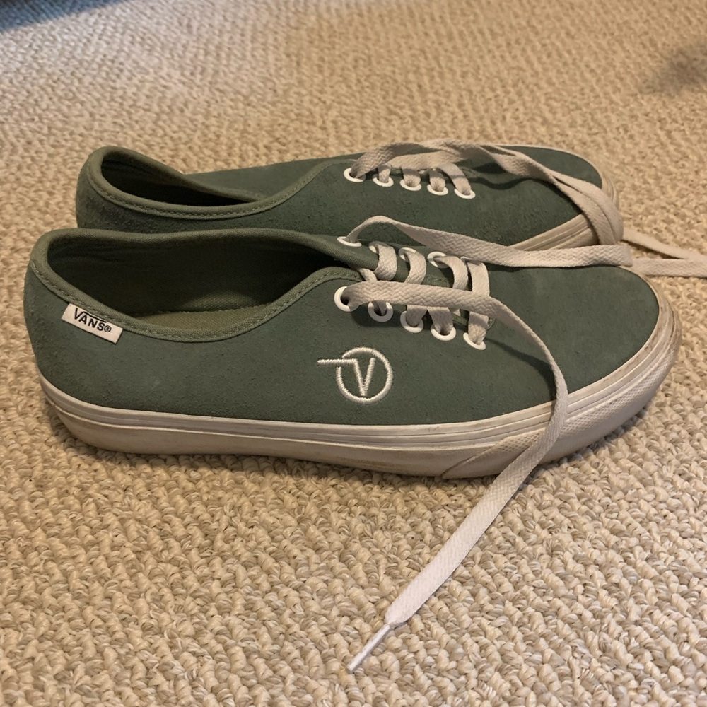 Vans Low “Green Bay” Suede Sneakers Size 7.5 Womens